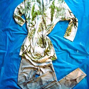 LIGHT DUSTER SWEATER, LARGE & LEGGING SET W/COORDINATED DESIGN, SMALL